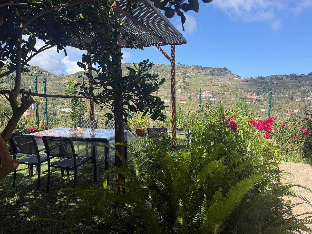 Ferienhaus 'Pendiente' mit Bergblick, Wlan und Klimaanlage in Pajar de Bento, Agulo (gemeinde)