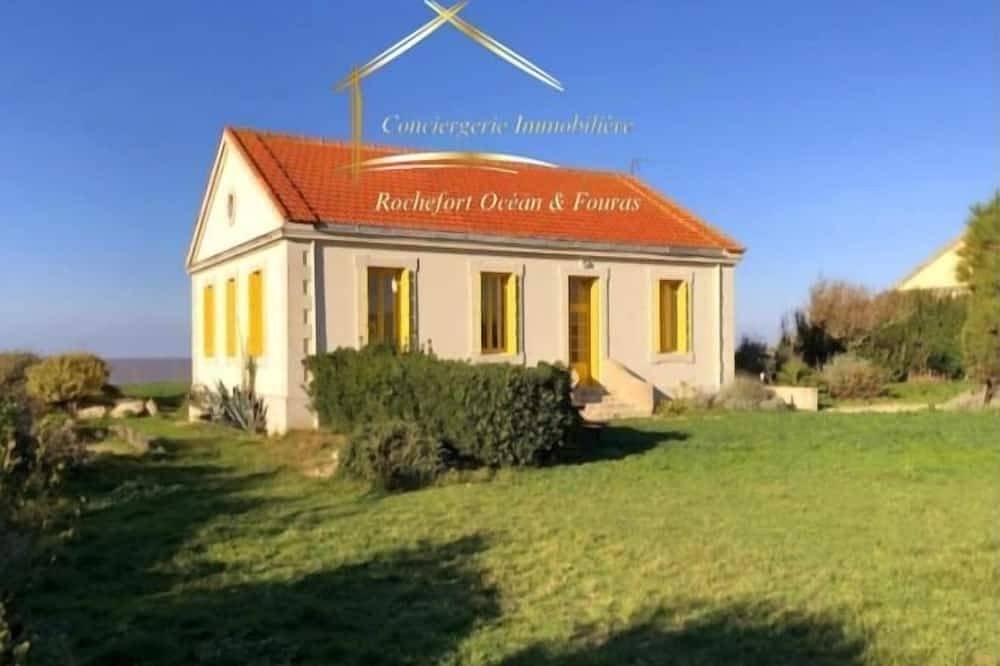 Charming villa on Île Madame, facing the ocean 3* in Île Madame, Port-des-Barques