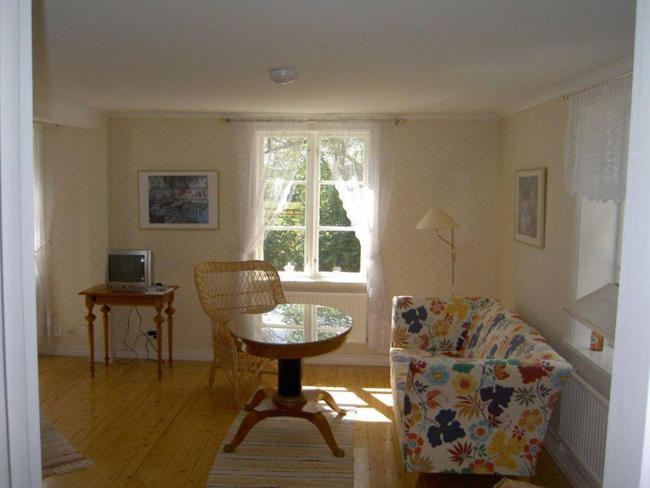 Ferienhaus mit eigener Badestelle in Ydre und Umgebung