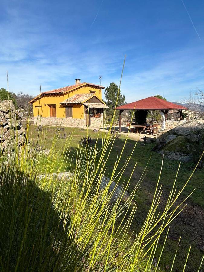 Casa de vacaciones para 6 personas, con jardín además de piscina y vistas, Se admiten mascotas - 1