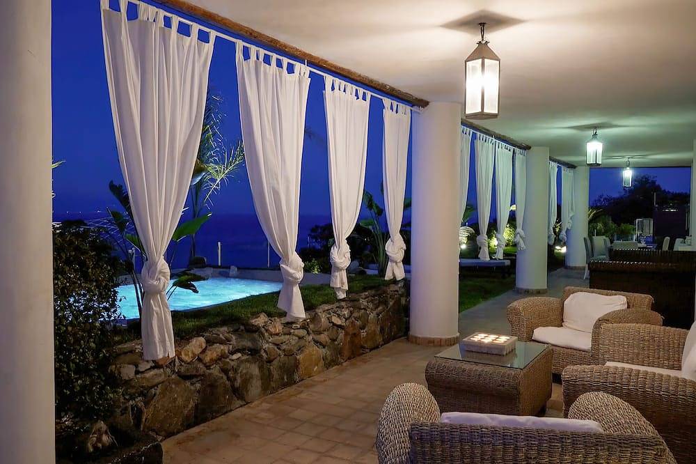 Villa for 8 People in Mazzarò, Taormina