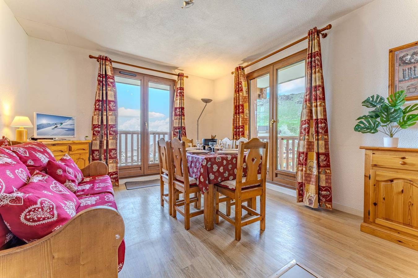 Entire apartment, Spacious Apt w/ Ski-In & Parking in Val Thorens, Les Trois Vallées