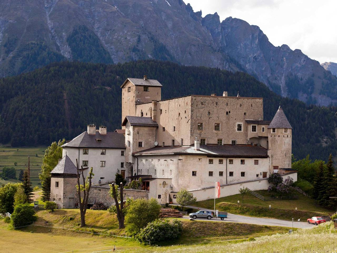 Ganze Ferienwohnung, Schloss Naudersberg - Ferienwohnung 1 in Nauderer Berge, Nauders