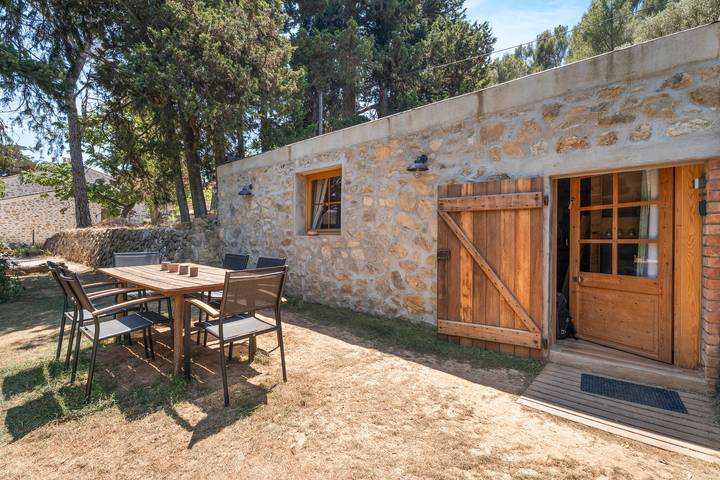 Ferienwohnung für 4 Personen, mit Garten und Whirlpool in Toulon