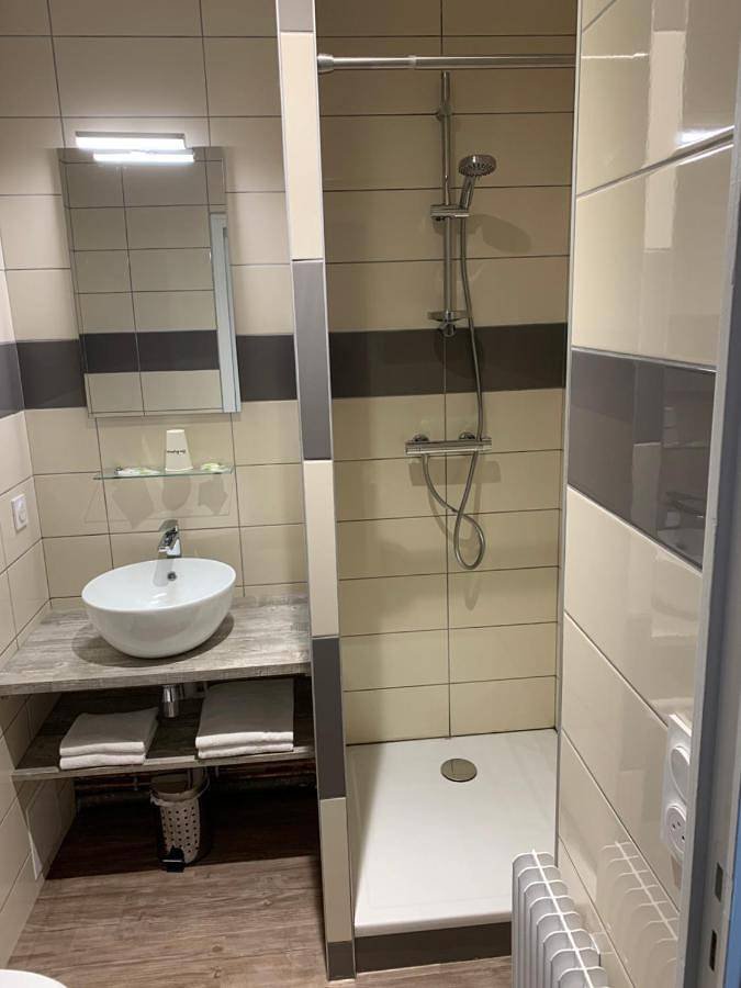 Hôtel pour 2 personnes, avec terrasse à Beaumont-en-Véron - 4