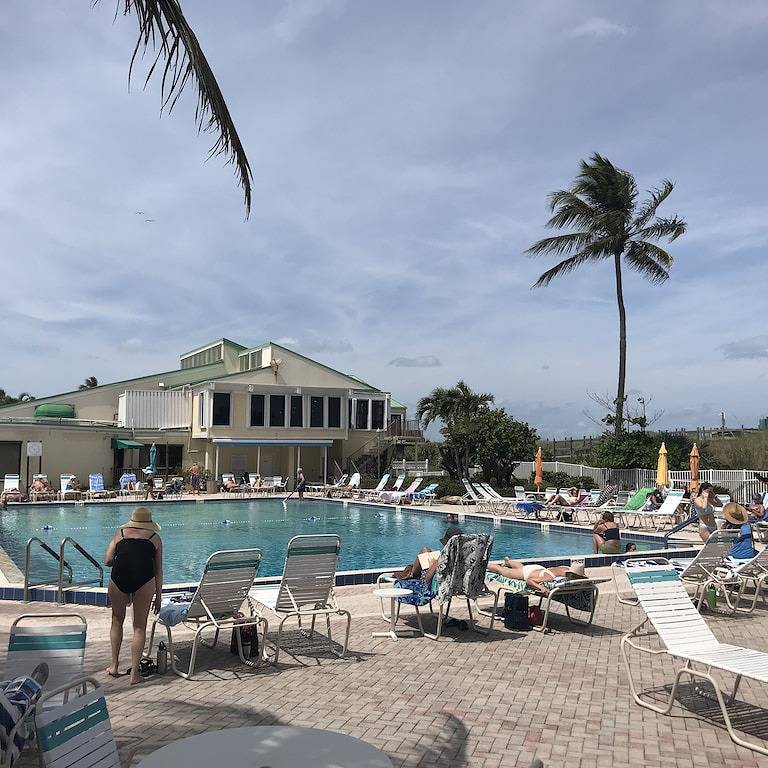 Ganze Wohnung, Oceanfront 2 Br Condo! Panoramic Ocean Views From Living Room And Bedrooms in Fort Pierce, Hutchinson Island