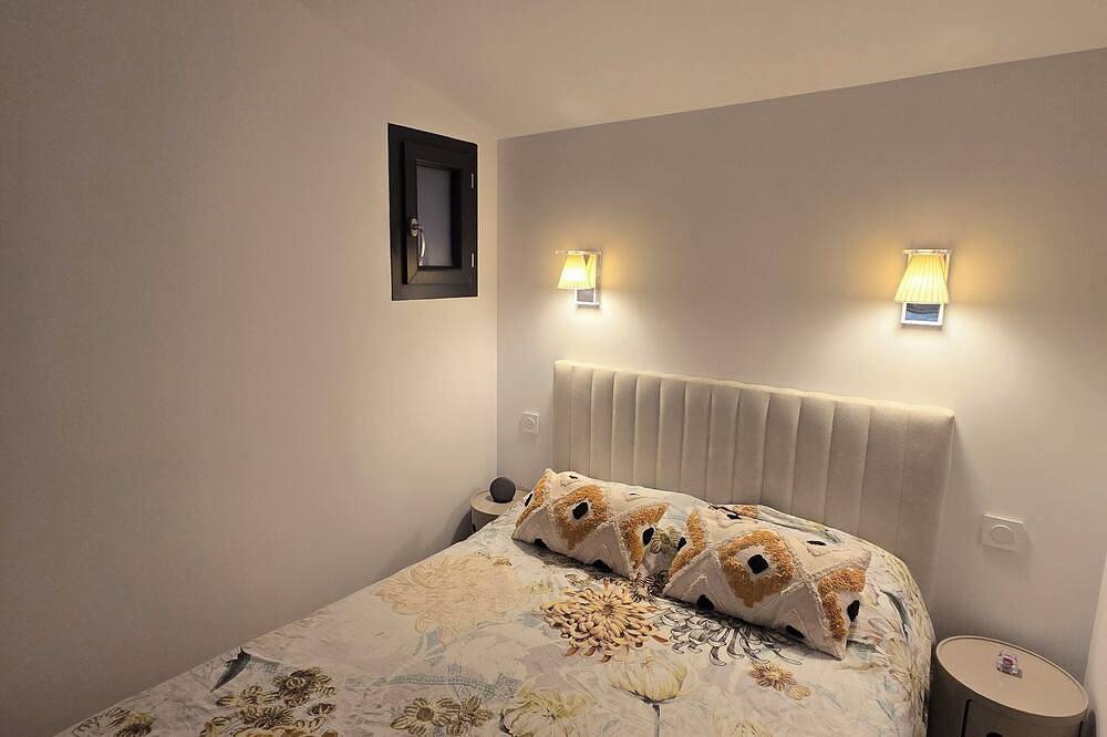 Apartamento entero, Very quiet apartment with a private pool in the Luberon in La Tour-d'Aigues, Parque natural regional del Luberon