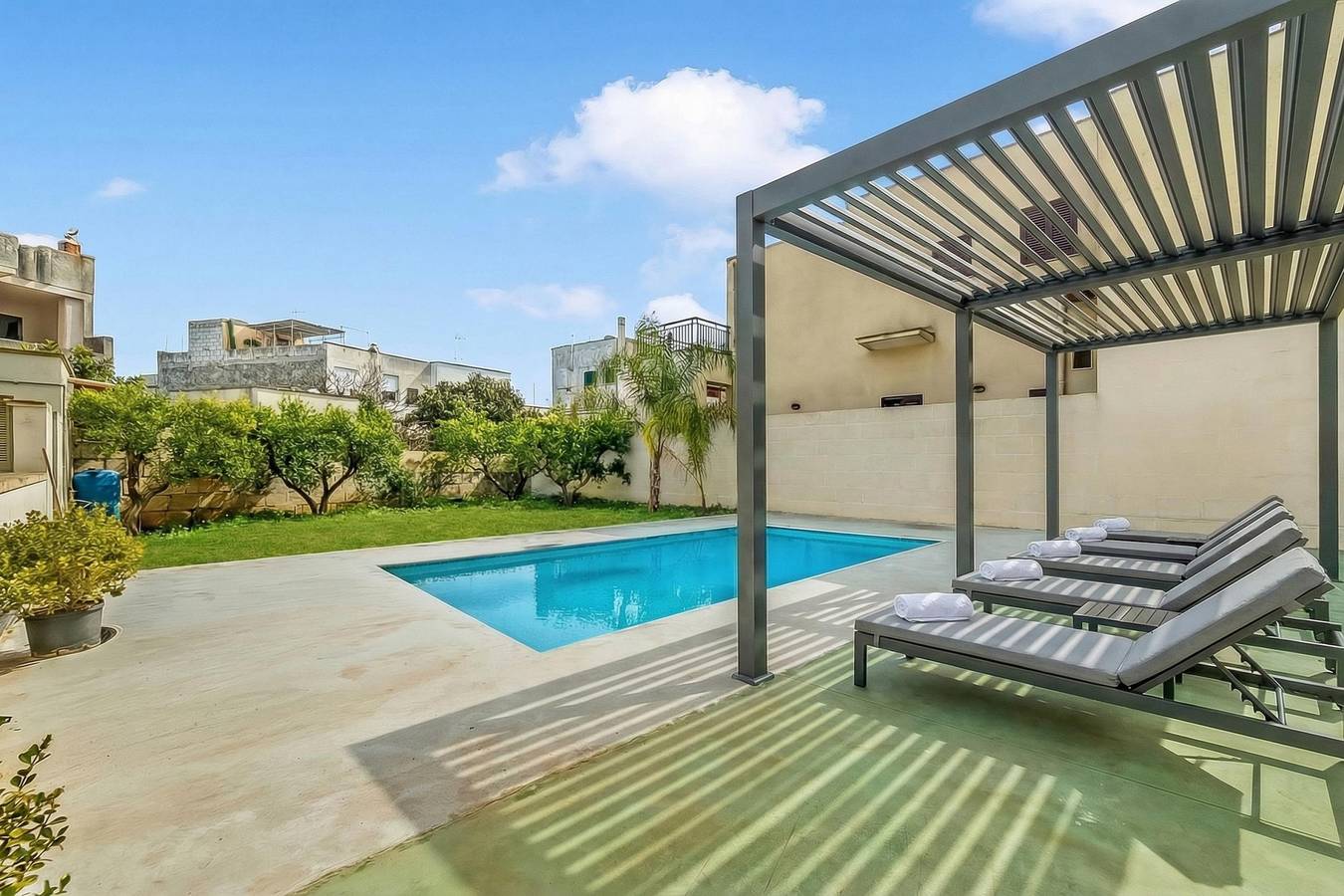 Charmantes Hotel-Apartment mit Pool und Küche, 2 km von Melpignano entfernt in Cursi, Lecce Provinz