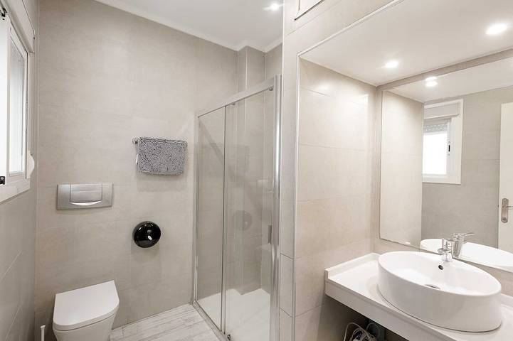 Entire apartment, Recaredo, Nº3- Apartment 2 bedrooms 2nd Floor in Casco Antiguo, Sevilla