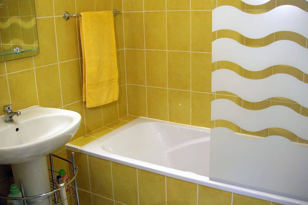Comfortable Villa Close to Lake Sea Mountains Airport Unrivaled View in Prades, Prades region