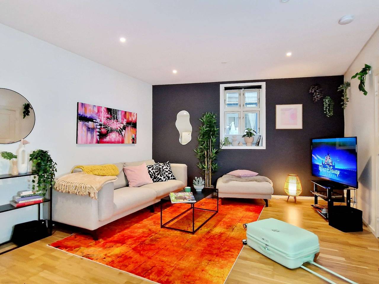 Appartamento intero, Prime location  amazing king bed  colorful oasis in Bergenhus, Bergen