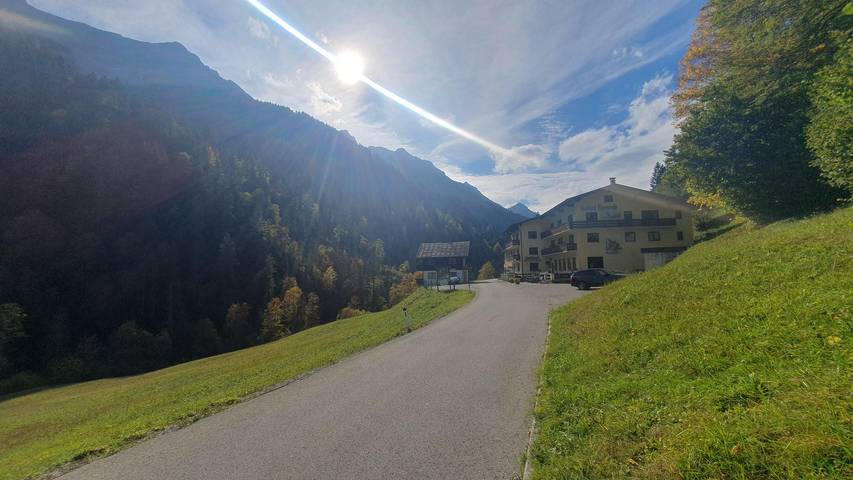Ganze Ferienwohnung, Doppelzimmer ohne Balkon in Hinterhornbach, Allgäuer Alpen (Österreich)