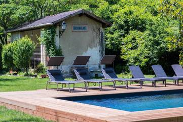 Location de vacances pour 11 personnes, avec terrasse et jardin à Issigeac