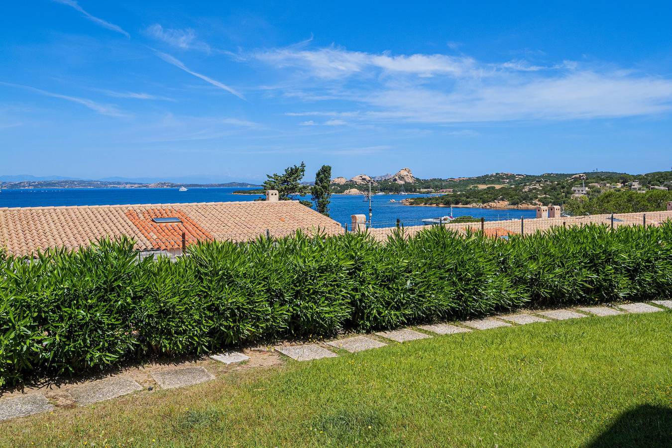 Ferienhaus 'Brezza Costa Smeralda' mit Meerblick, Wlan und Klimaanlage in Baja Sardinia, Arzachena