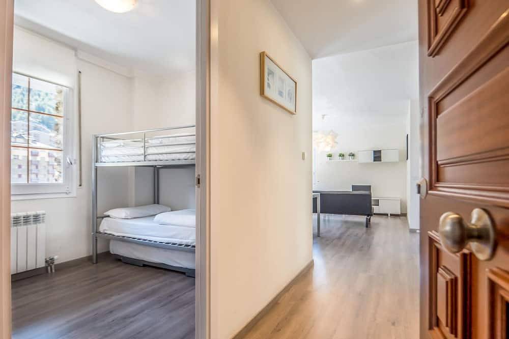 Entire apartment, 2 Bedroom Apartment for 5 people, Incles. C. Pep1 in Incles, Soldeu