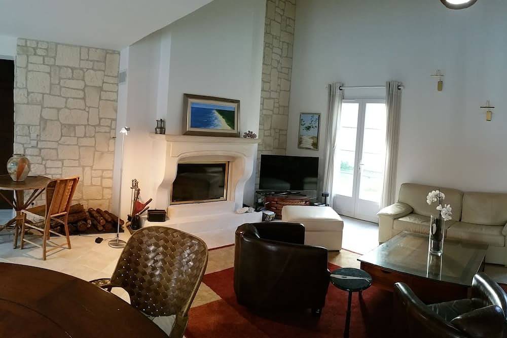 À 200m des plages : Le Logis Des Dunes avec piscine chauffée in Saint-Trojan-les-Bains, Côte de Beauté