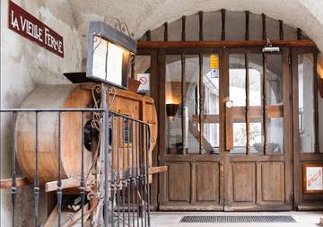 Hôtel pour 2 personnes, avec terrasse et vue à La Salle-les-Alpes