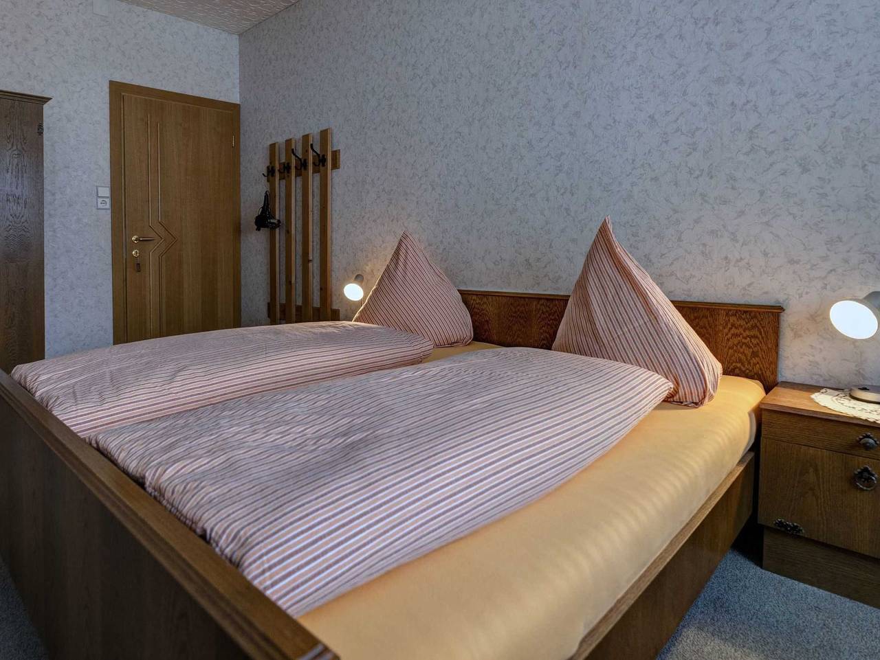 Ganze Ferienwohnung, Haus Hahnenkamm - Ferienhaus Karoline 1 in Nesselwängle, Außerfern