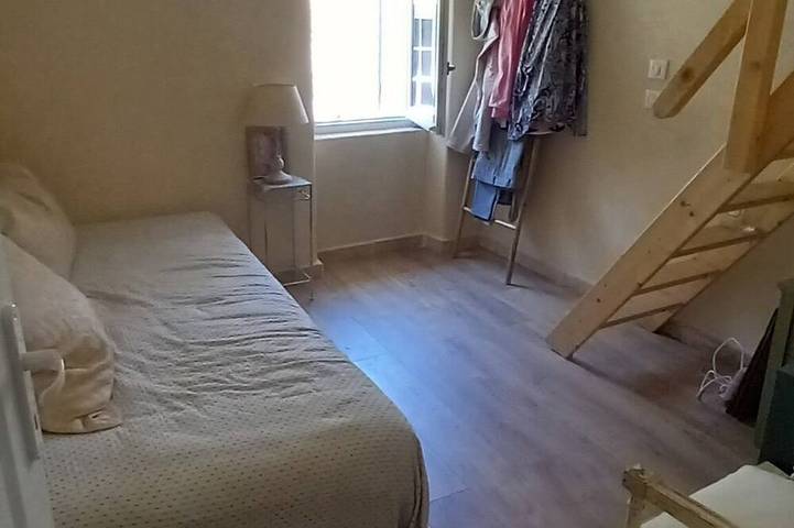 Location de vacances pour 8 personnes, avec terrasse et jardin à Roche-Saint-Secret-Béconne - 4