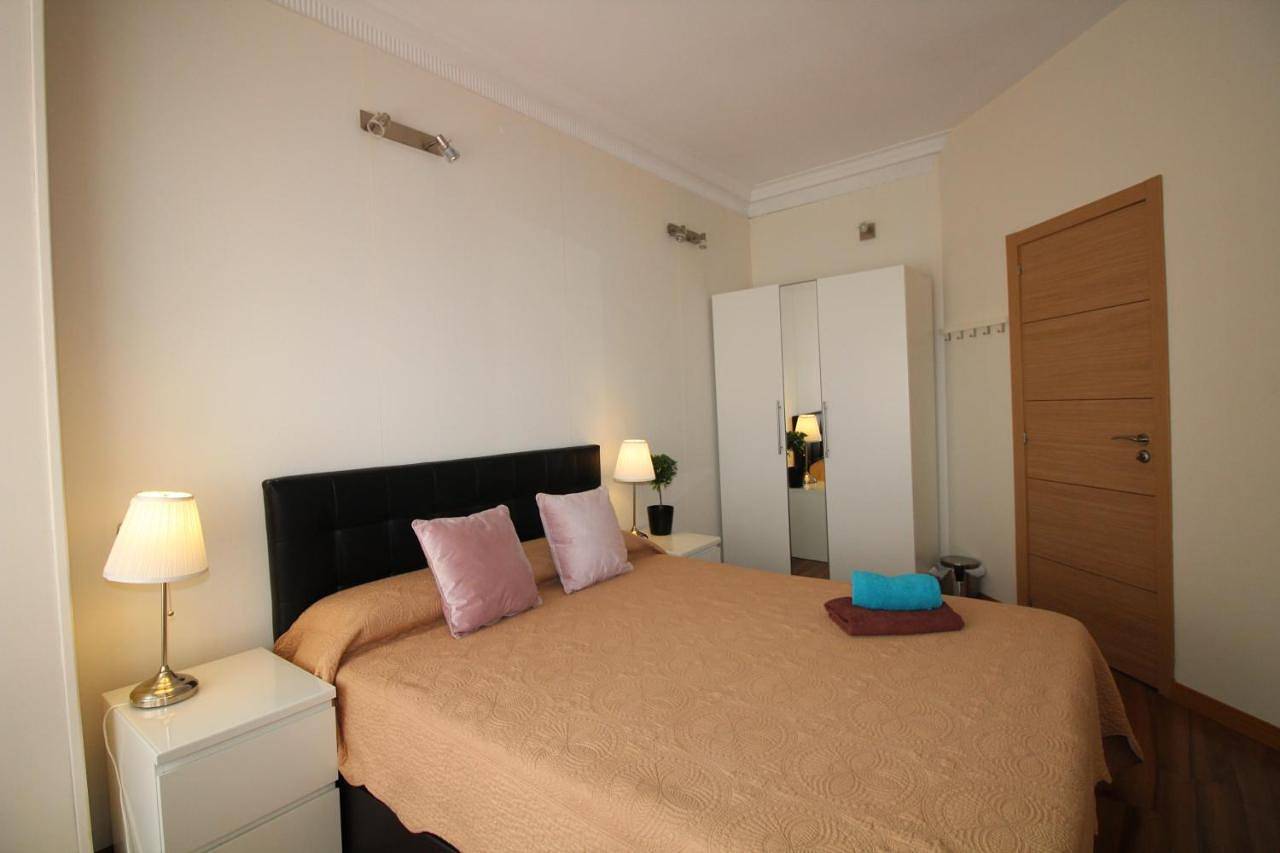 Small Double Room in Centro Barcelona, Barcelona