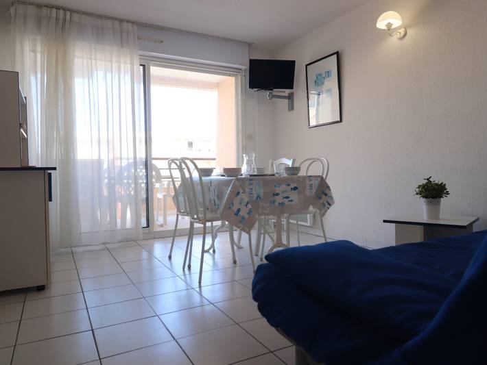 Gîte pour 6 personnes, avec terrasse et piscine dans Plage Lazaret - 2