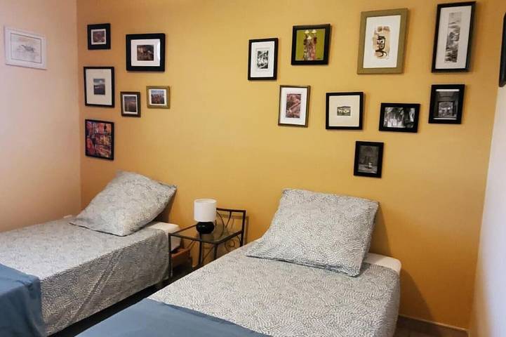 Location de vacances pour 6 personnes, avec jardin et terrasse à Bellegarde - 2