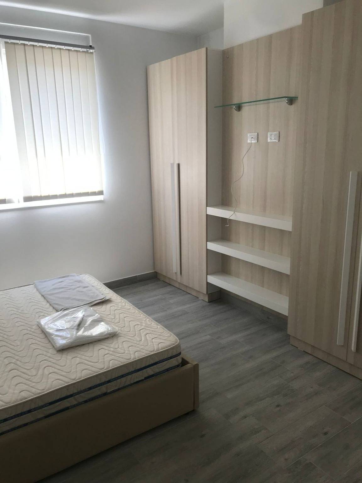 Ganze Ferienwohnung, 1-Bed Sea-View Shengjin Apt - Free Parking & Wifi in Shëngjin, Lezhë