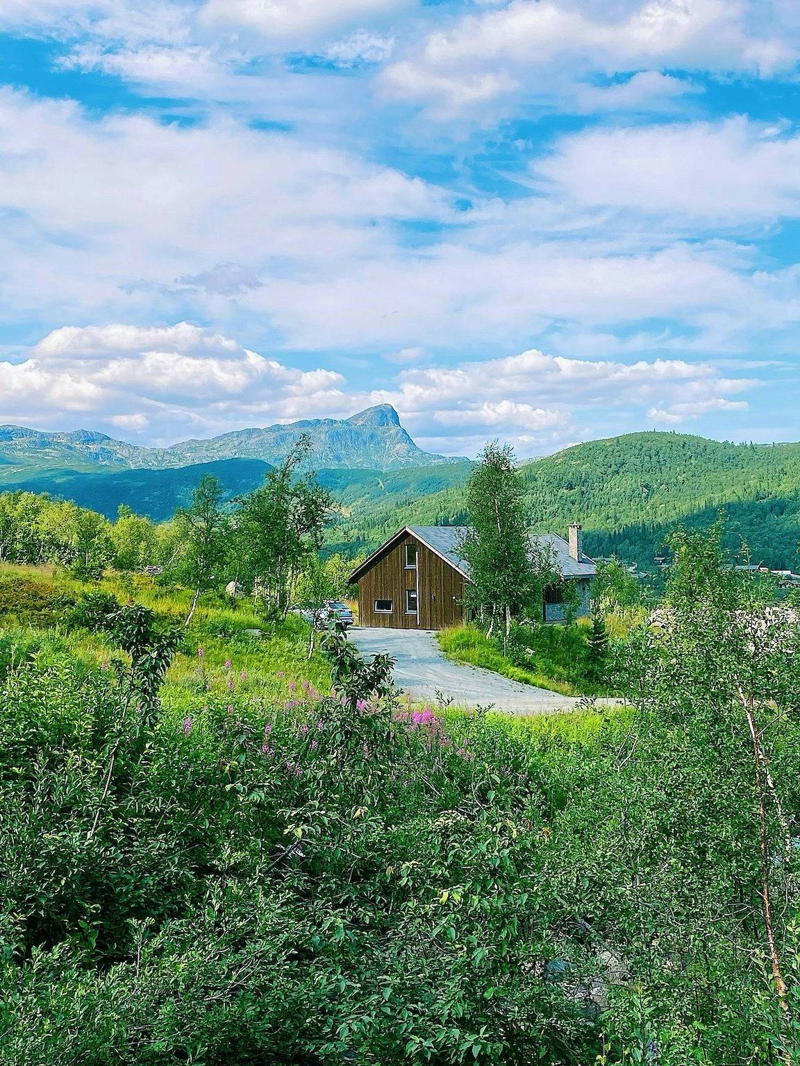 Hütte in den Alpen in der Nähe von Besseggen in Vang