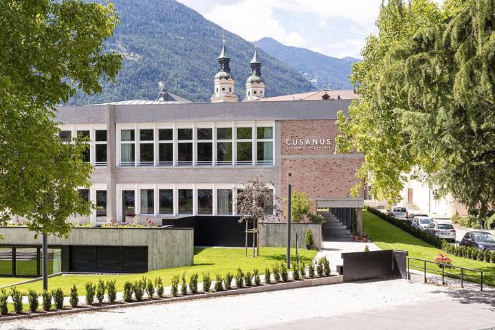 B&B, mit Terrasse und Garten sowie Ausblick in Brixen