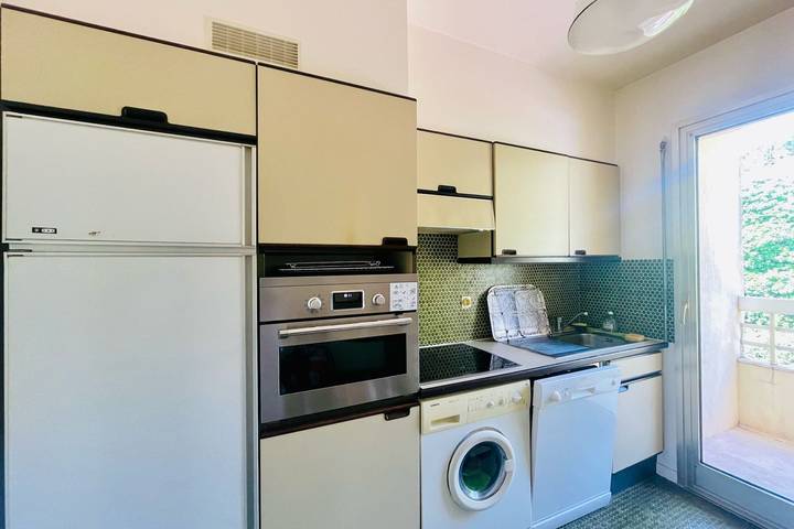 Ferienwohnung für 2 Personen, mit Balkon und Garten sowie Pool, kinderfreundlich in Cannes - 4