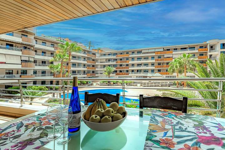 Ferienwohnung für 4 Personen, mit Balkon und Ausblick sowie Pool - 1