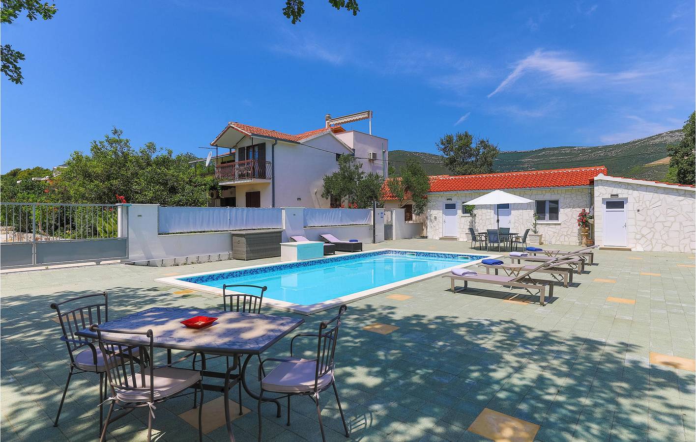 Ganze Ferienwohnung, Ferienwohnung für 6 Personen mit Pool in Kastel Novi, Kaštela