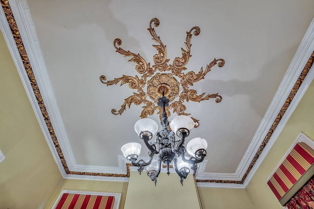 Family Friendly, Historic Mansion Row, **5 min from Louisville!** in New Albany, Indiana