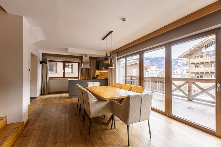 Ferienhaus für 10 Personen, mit Balkon und Sauna in Ehrwald