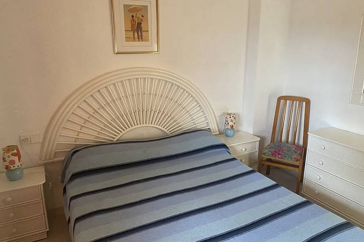 Entire apartment, Ground floor apartment with 20m shared, key-only-access pool directly in front. in Cartagena, Costa Cálida
