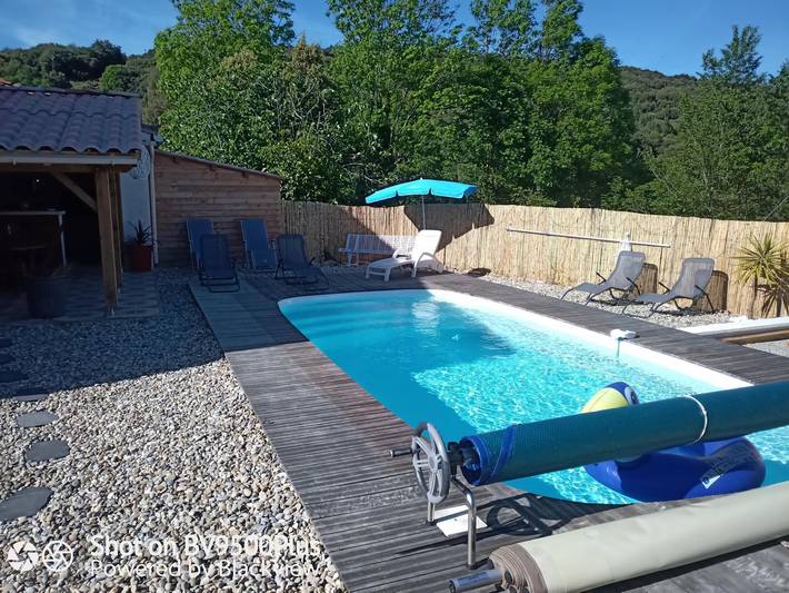 Gîte pour 12 personnes, avec Terrasse ainsi que Jardin et Piscine