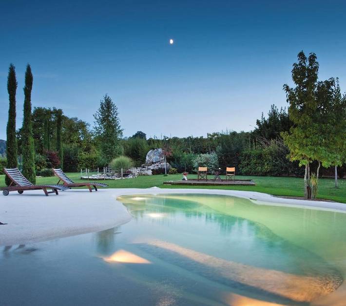 Appart’hôtel pour 6 personnes, avec vue sur le lac et jardin ainsi que piscine et vue