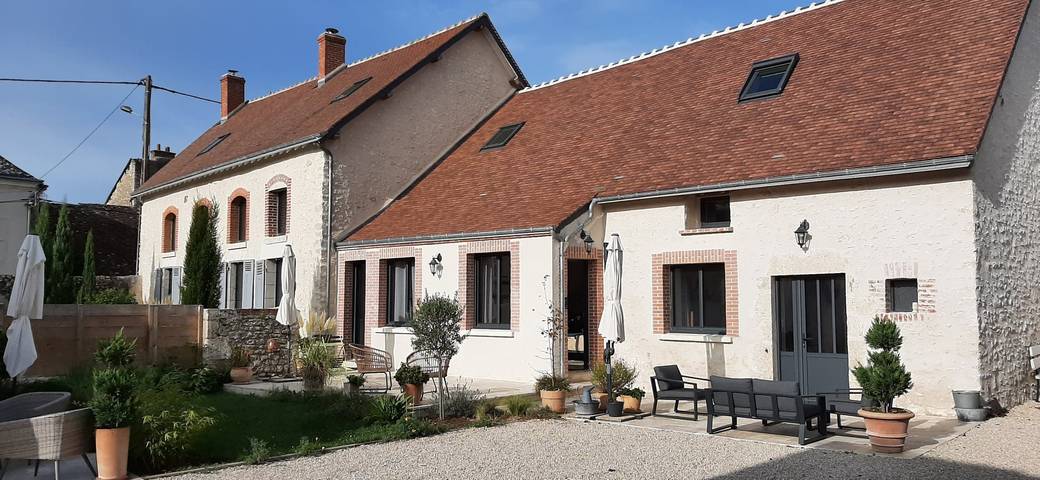 Chambre d’hôte pour 2 personnes, avec jardin à Saint-Denis-sur-Loire