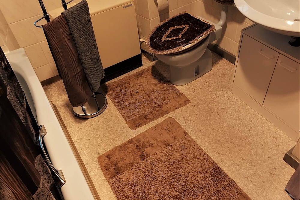 Apartamento entero, Cerradura Weichs para los padres con niños y perros y aparcamiento in Ratisbona, Baviera Oriental