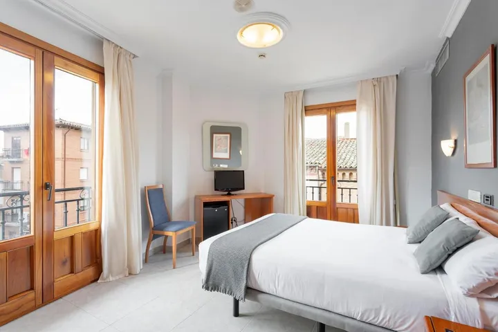 Hotel for 2 people, with terrace - 1