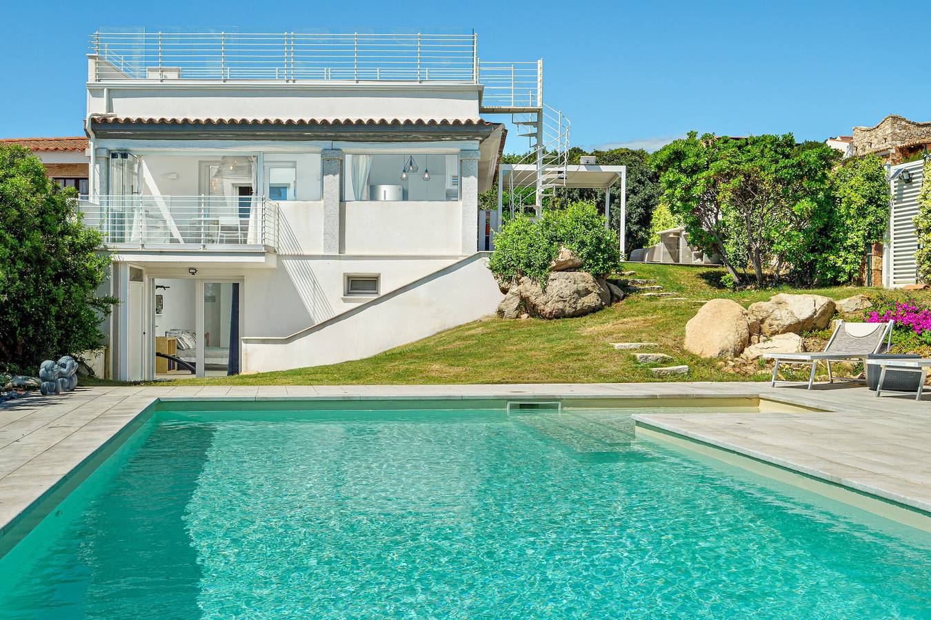 Holiday Home 'Isabell' with Sea View, Wi-Fi and Air Conditioning in Punta Molara, San Teodoro