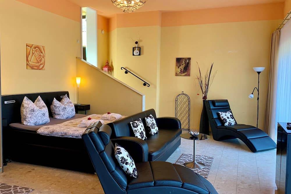 Ganze Wohnung, Villa Warzenburg, Fewo-1 mit Berg-Panorama-Blick und Terrasse. Urlaub mit Hund. in Friedrichroda, Rennsteig