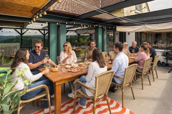 Ferienhaus für 18 Personen, mit Sauna und Garten sowie Whirlpool und Balkon im Ahrtal