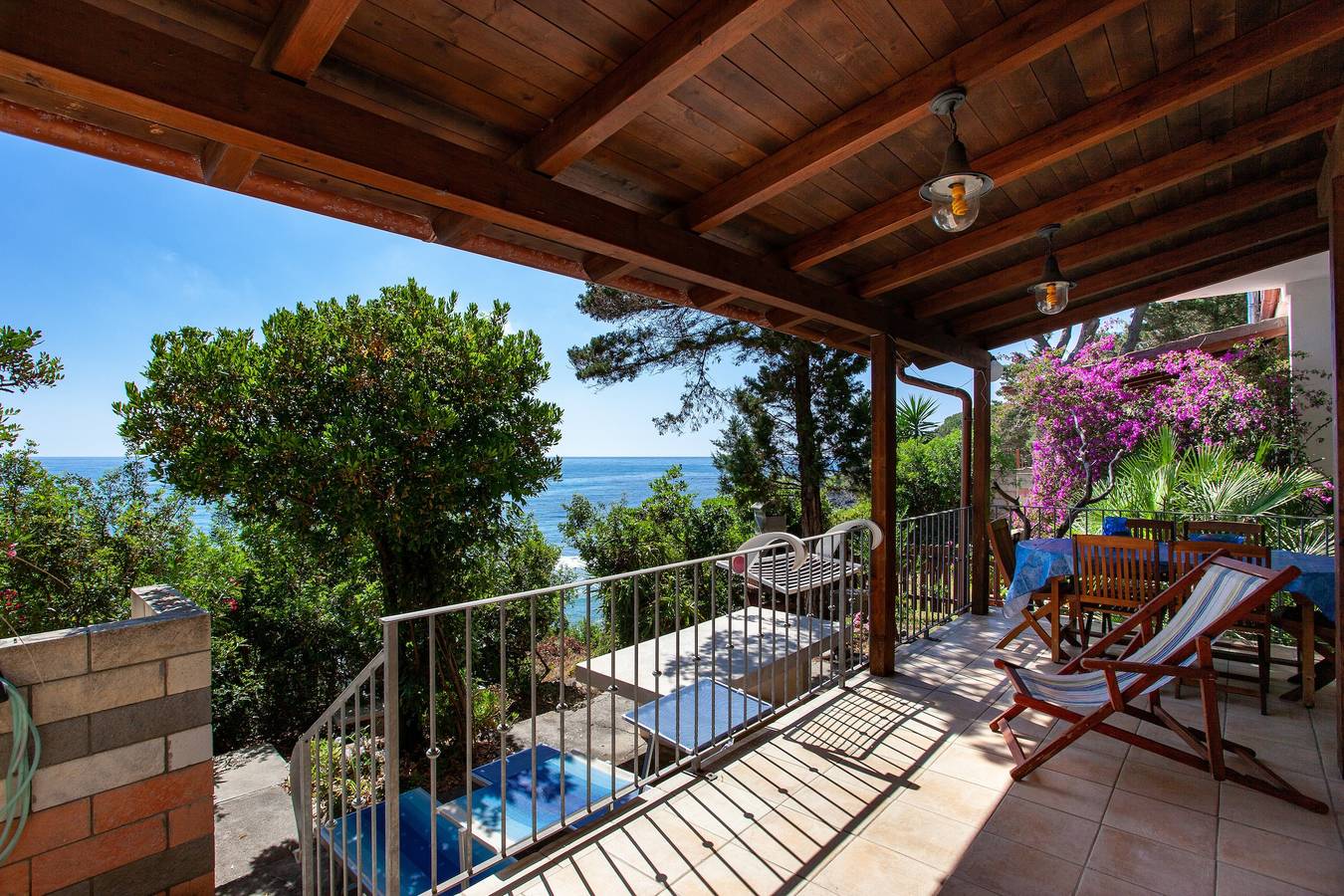 Vacation Home "Casa Sulla Spiaggia 1" with Sea-View, Terraces & Garden in Sas Linnas Siccas, Orosei