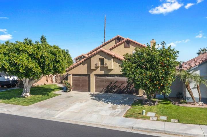 Ferienhaus für 12 Personen, mit Garten und Whirlpool sowie Pool - 1