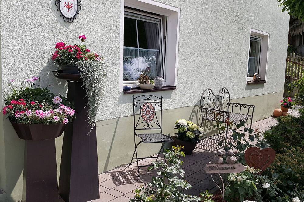 Ganze Wohnung, Angenehme Wohnung für 6 Gäste mit  W-Lan, Tv, Balkon und Haustiere erlaubt in Glockturmkamm, Fendels