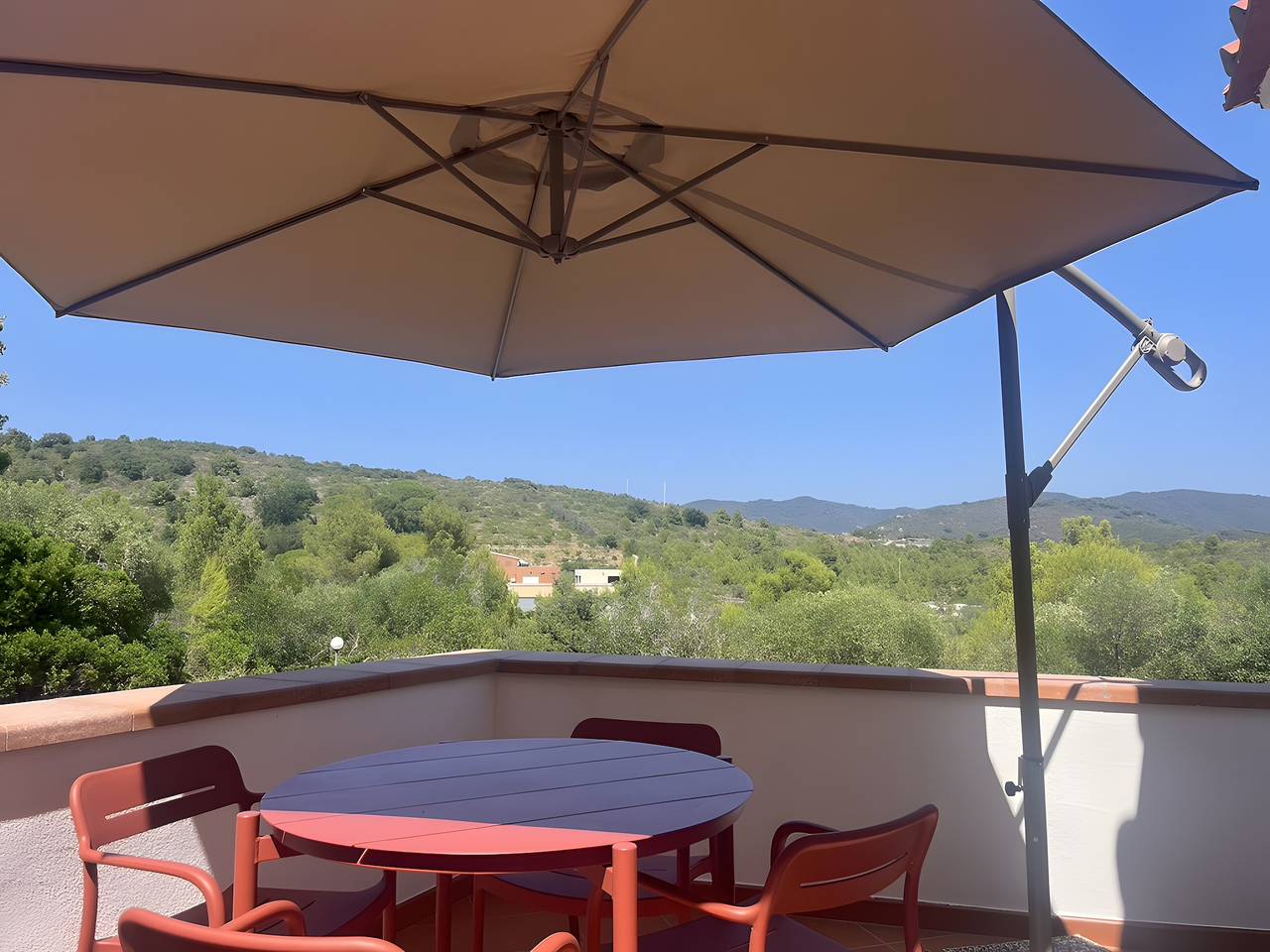 Appartamento intero, Appartamento 'Il Casalino - Bilo 4' con vista montagna, giardino comune e aria condizionata in La Pila, Campo nell'Elba