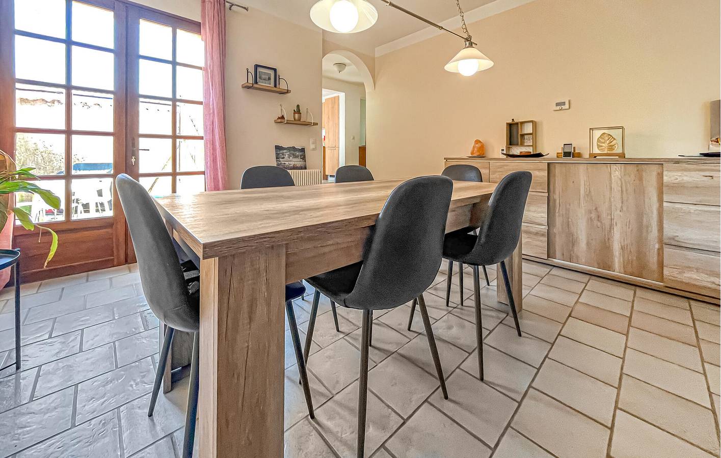 Cozy Apartment with WiFi, AC, Parking & More in Saint-Hilaire-de-Brethmas, Alès region
