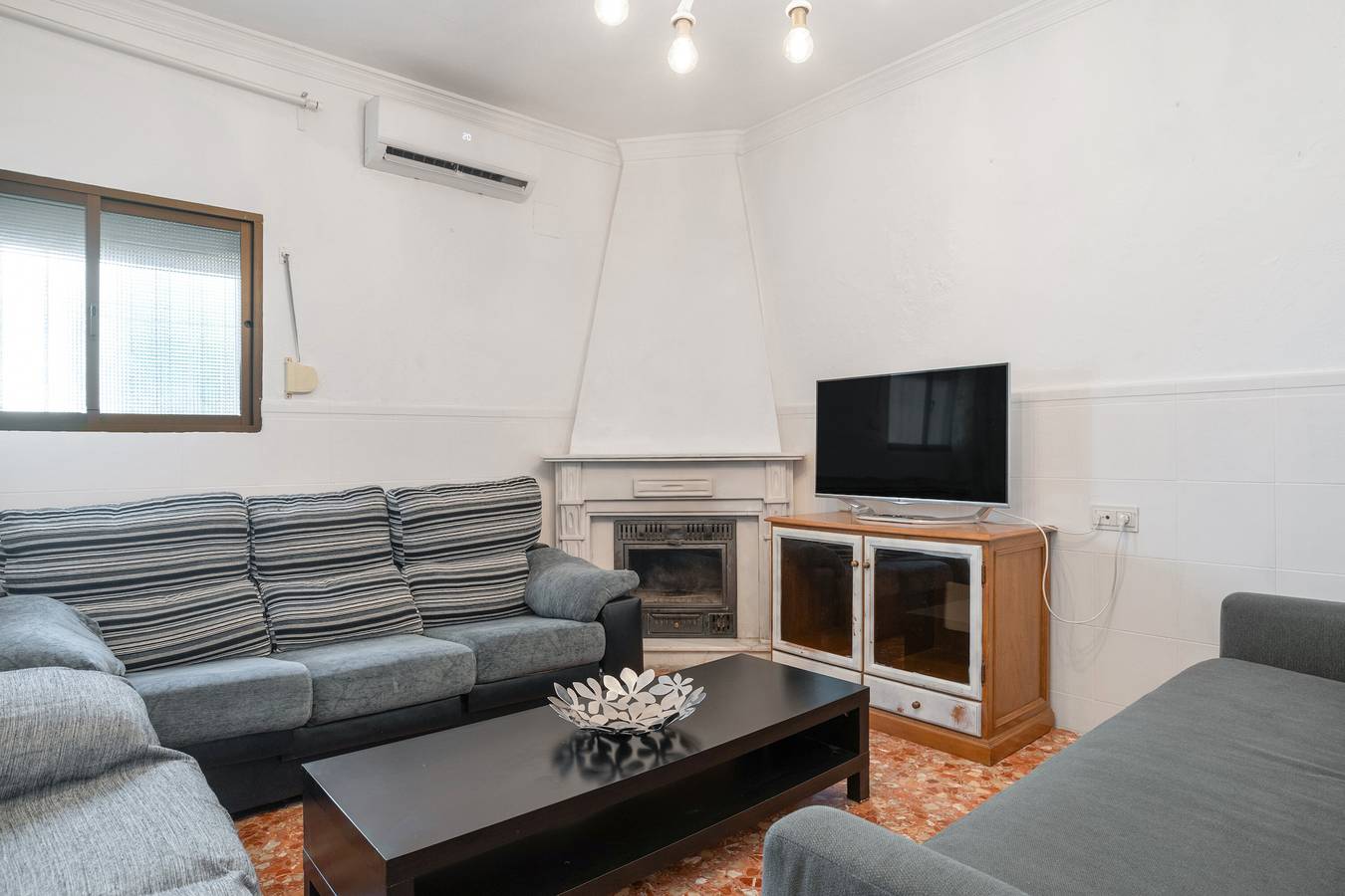 Chalet "Casa El Molino" avec vue sur les montagnes, Wi-Fi et climatisation in Montecorto, Province de Málaga