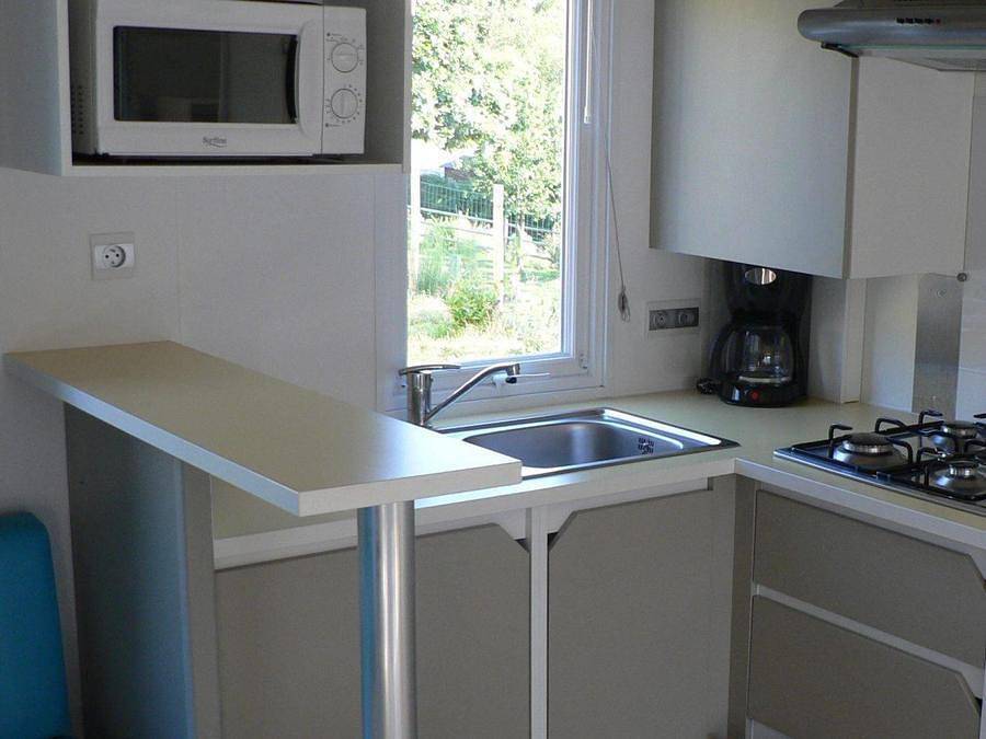 Camping Du Lac de Jaunay - Mobilheim 8 personen - Mobilheim Irm 3 Zi. mit überdachter Terrasse in Landevieille, Loire-Tal